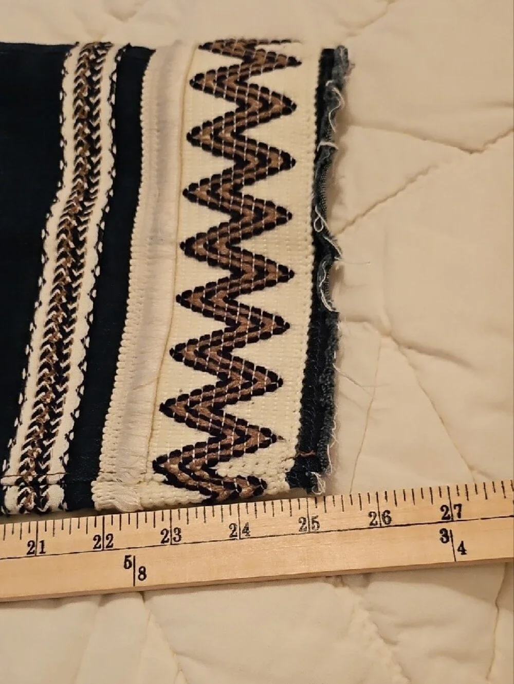 Crown & Ivy Curvy Embroidered Capris - Size 24W - Picture 6 of 10